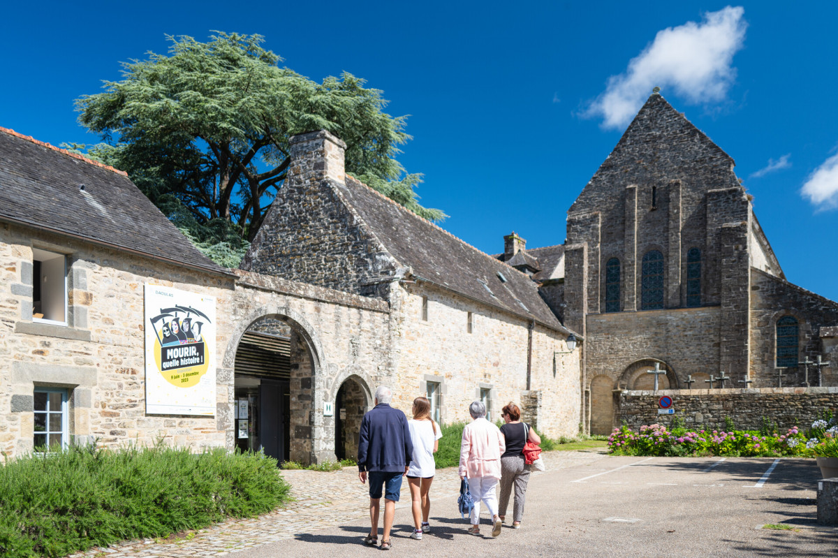 Entrée  à l'Abbaye de Daoulas