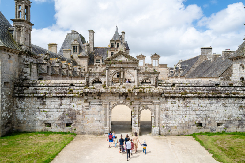 le-portail-d-honneur-mathieu-le-gall-chateau-de-kerjean-cdp29-37181-1920px-63